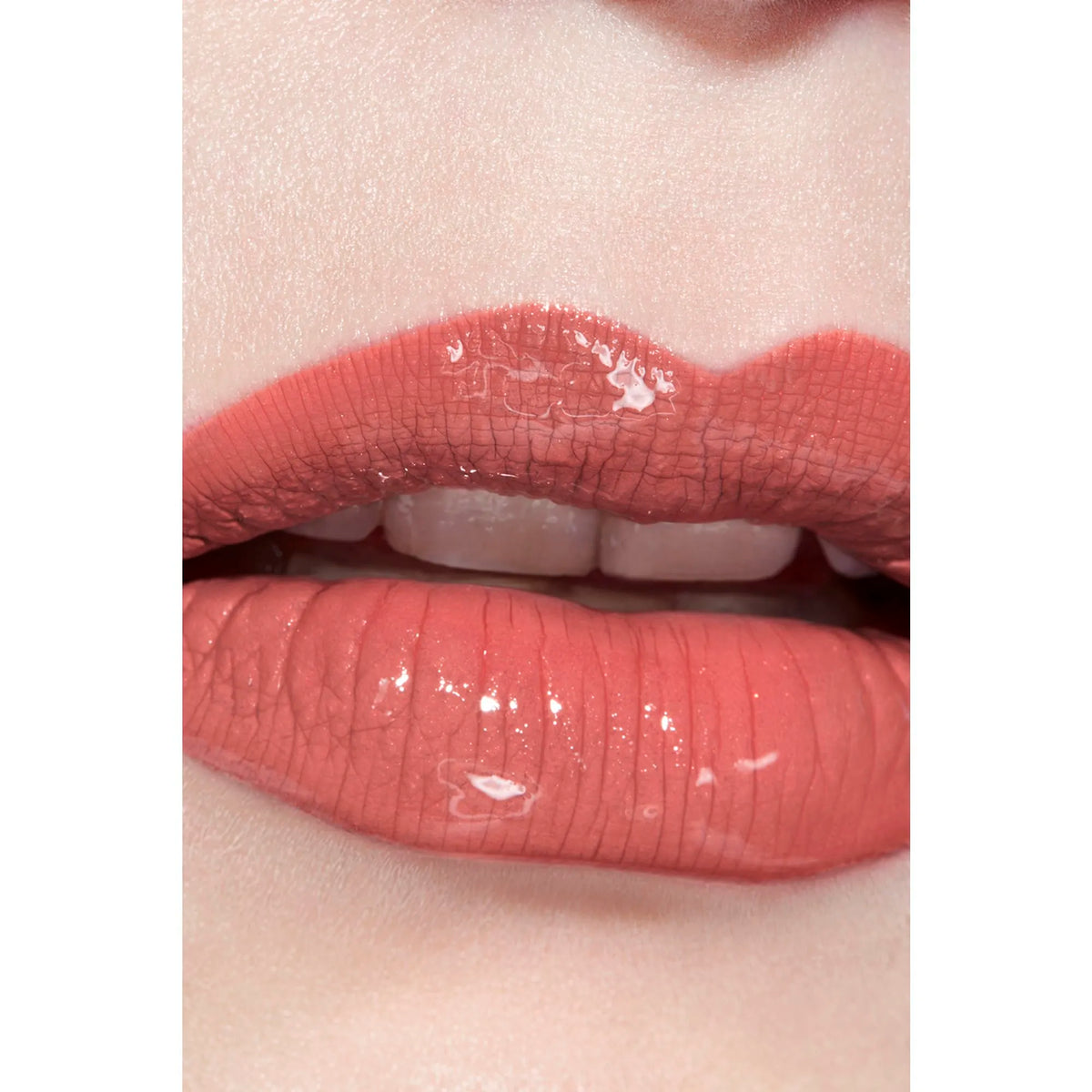 LABIAL LE ROUGE DUO ULTRA TENUE 192 CORAL PINK - CHANEL - Adrissa Beauty - Maquillaje