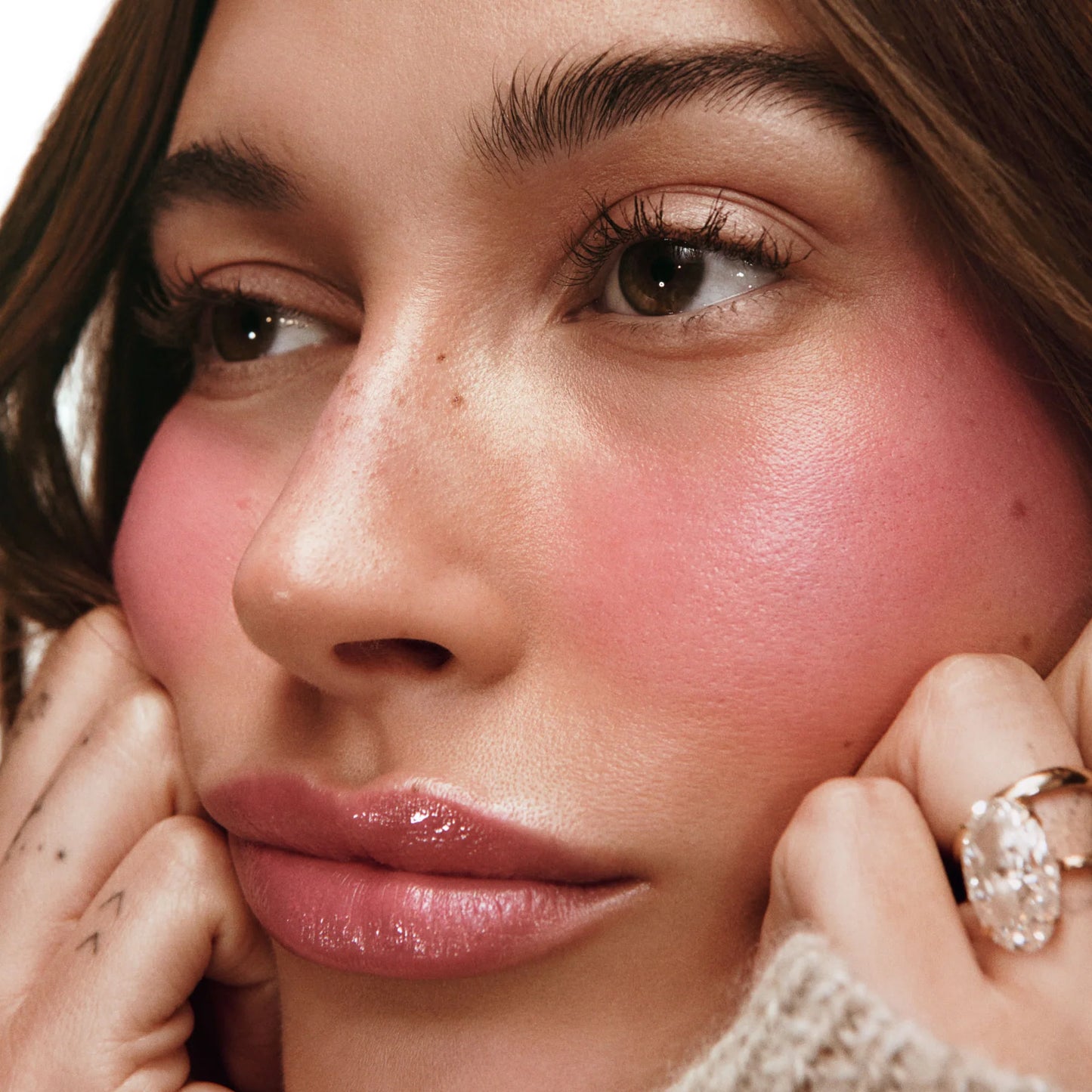 RUBOR POCKET BLUSH JUICY BOX - RHODE - Adrissa Beauty - Maquillaje de rostro
