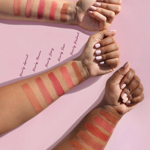 LIP BALM STAY VULNERABLE GLOSSY NEARLY APRICOT - RARE BEAUTY - Adrissa Beauty - Maquillaje