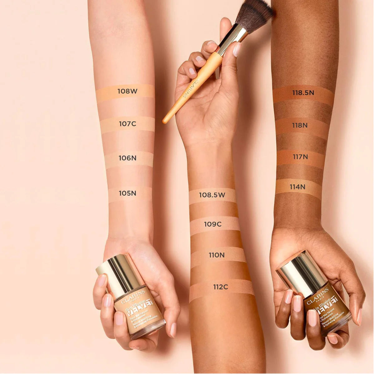 BASE SKIN ILLUSION VELVET 114N 30ML - CLARINS - Adrissa Beauty - Maquillaje de rostro