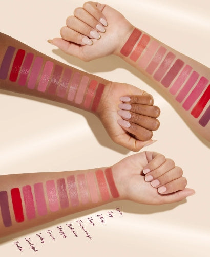 RUBOR DEWY LIQUID LOVE - RARE BEAUTY - Adrissa Beauty - Maquillaje de rostro