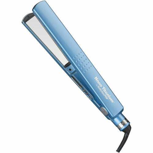 PLANCHA 1 Y 1/4 PULGADAS NANO TITANIUM - BABYLISS - Adrissa Beauty - Cuidado capilar