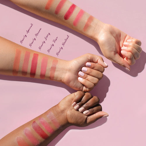 RUBOR STAY VULNERABLE NEARLY APRICOT - RARE BEAUTY - Adrissa Beauty - Maquillaje