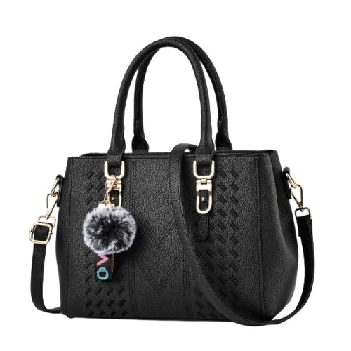 CARTERA BANDOLERO NEGRA LLAVERO PELUDO – Adrissa Beauty