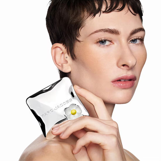 BRONZER LEGALLY BORNZE 15 LIGHT - MARC JACOBS - Adrissa Beauty - Maquillaje
