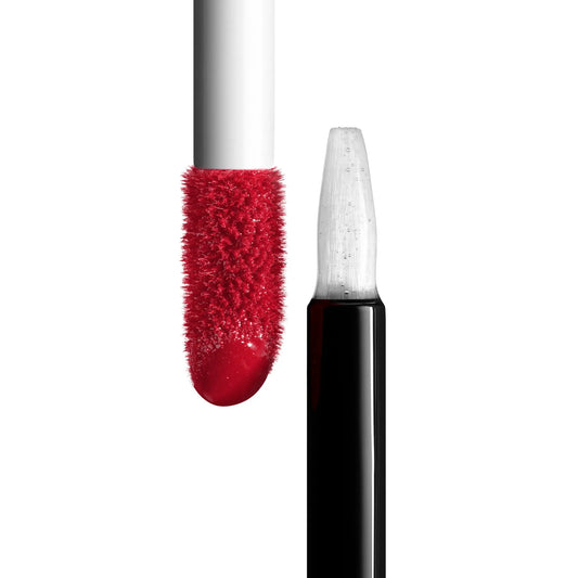 LABIAL LE ROUGE DUO ULTRA TENUE 47 DARING RED - CHANEL - Adrissa Beauty - Maquillaje