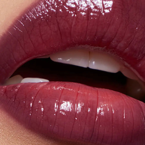 LIP GLOSS TINTED PLUM - REFY - Adrissa Beauty - Maquillaje