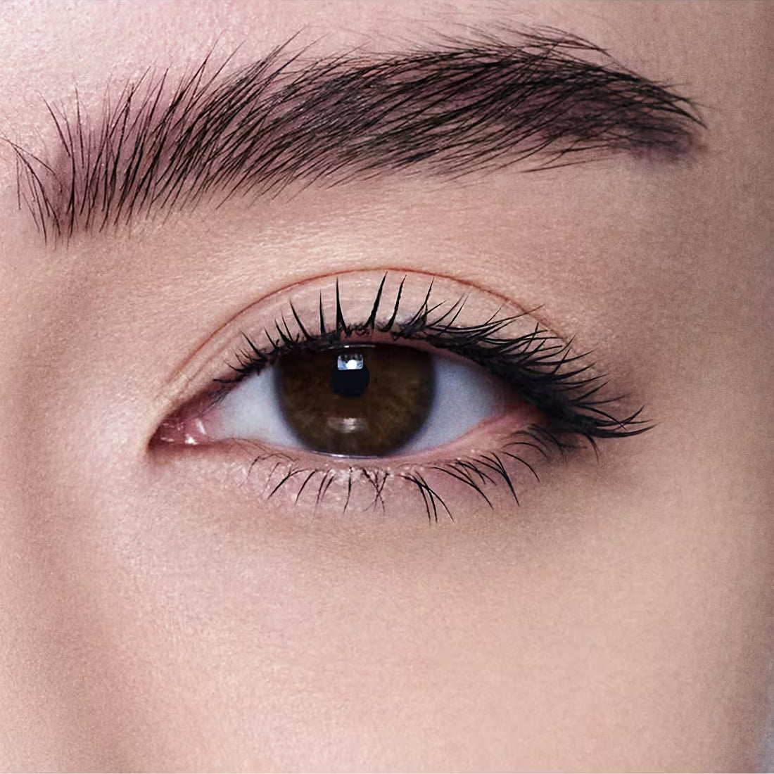 MASCARA FLASHES LASH DEFINING VOLUME 1 ONYX - MARC JACOBS - Adrissa Beauty - Maquillaje