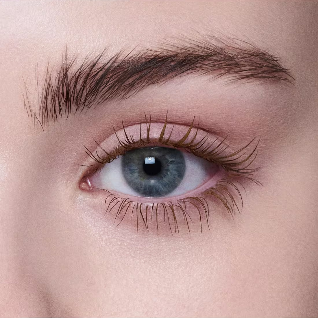 MASCARA FLASHES LASH DEFINING VOLUME 2 COCOA - MARC JACOBS - Adrissa Beauty - maquiilaje