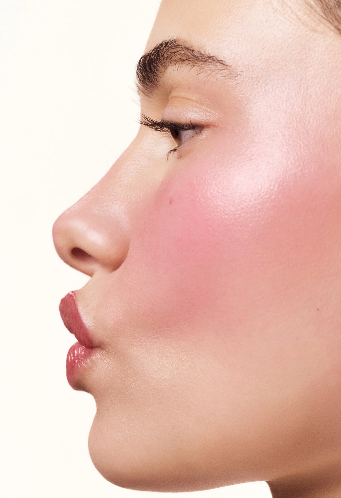 RUBOR POCKET BLUSH PLUM - RHODE - Adrissa Beauty - Maquillaje