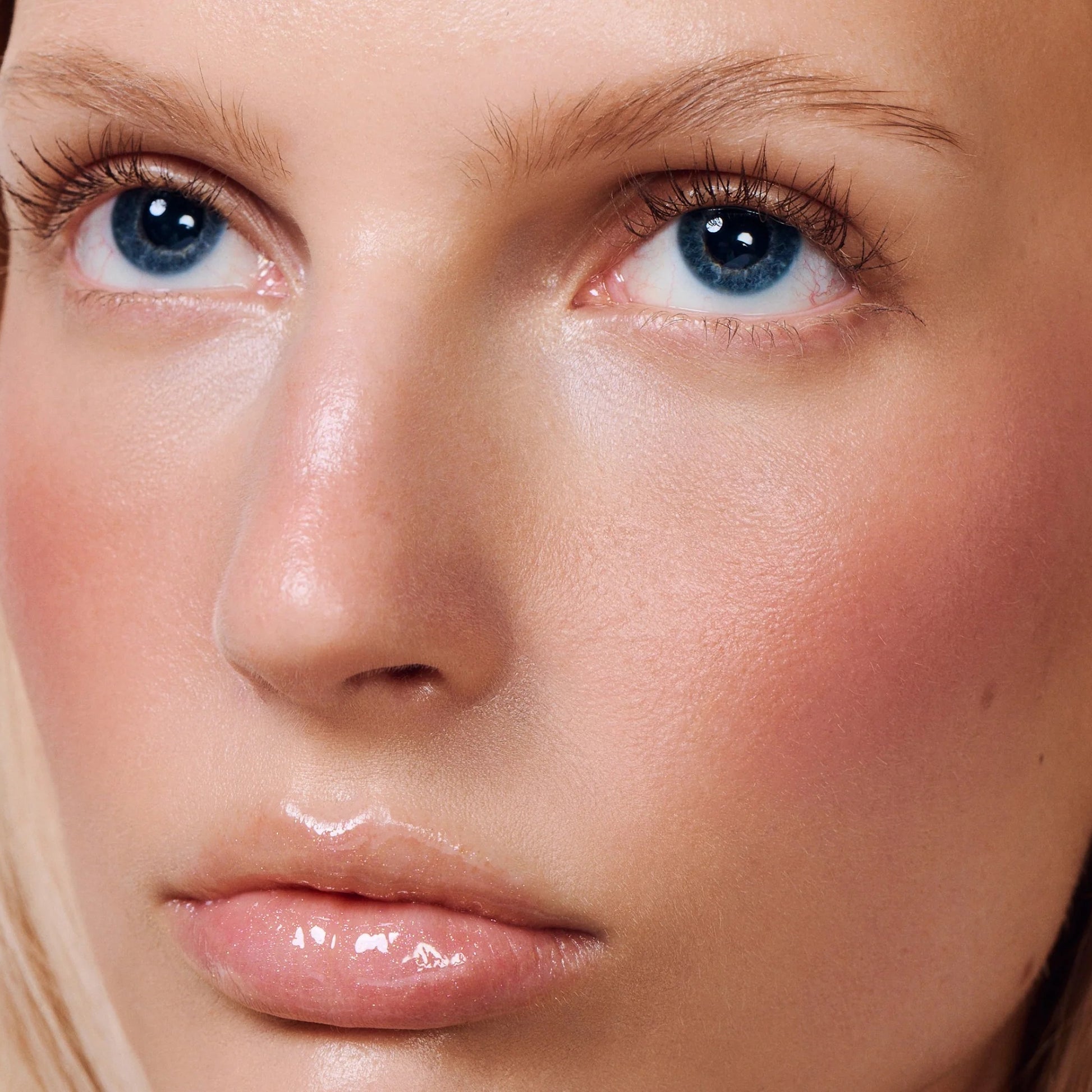 RUBOR POCKET BLUSH TAN LINE - RHODE - Adrissa Beauty - Maquillaje