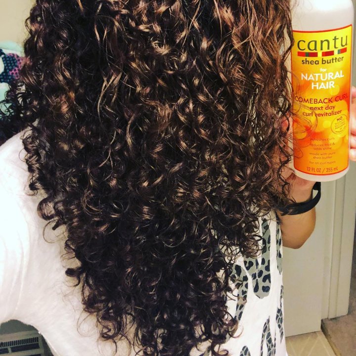 SPRAY SHEA BUTTER NEXT DAY CURLS 355ML - CANTU - Adrissa Beauty - Cuidado capilar